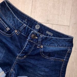 SO Dark Wash Cuffed Low Rise Shortie Shorts 🌟